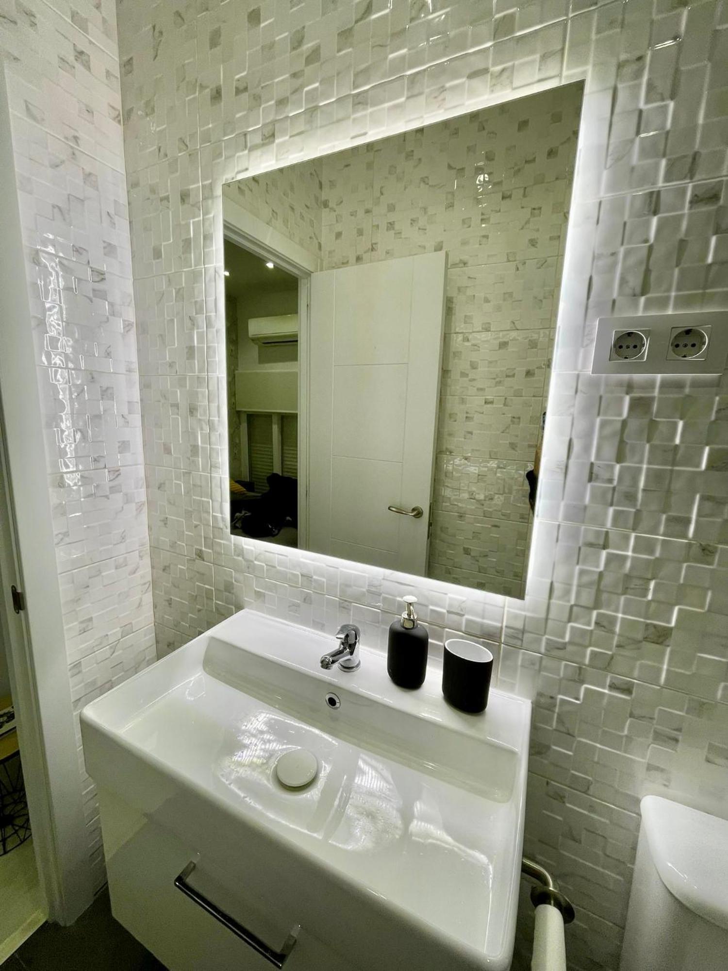 Appartamento Adorable Apartamento En Chamberi Madrid Esterno foto