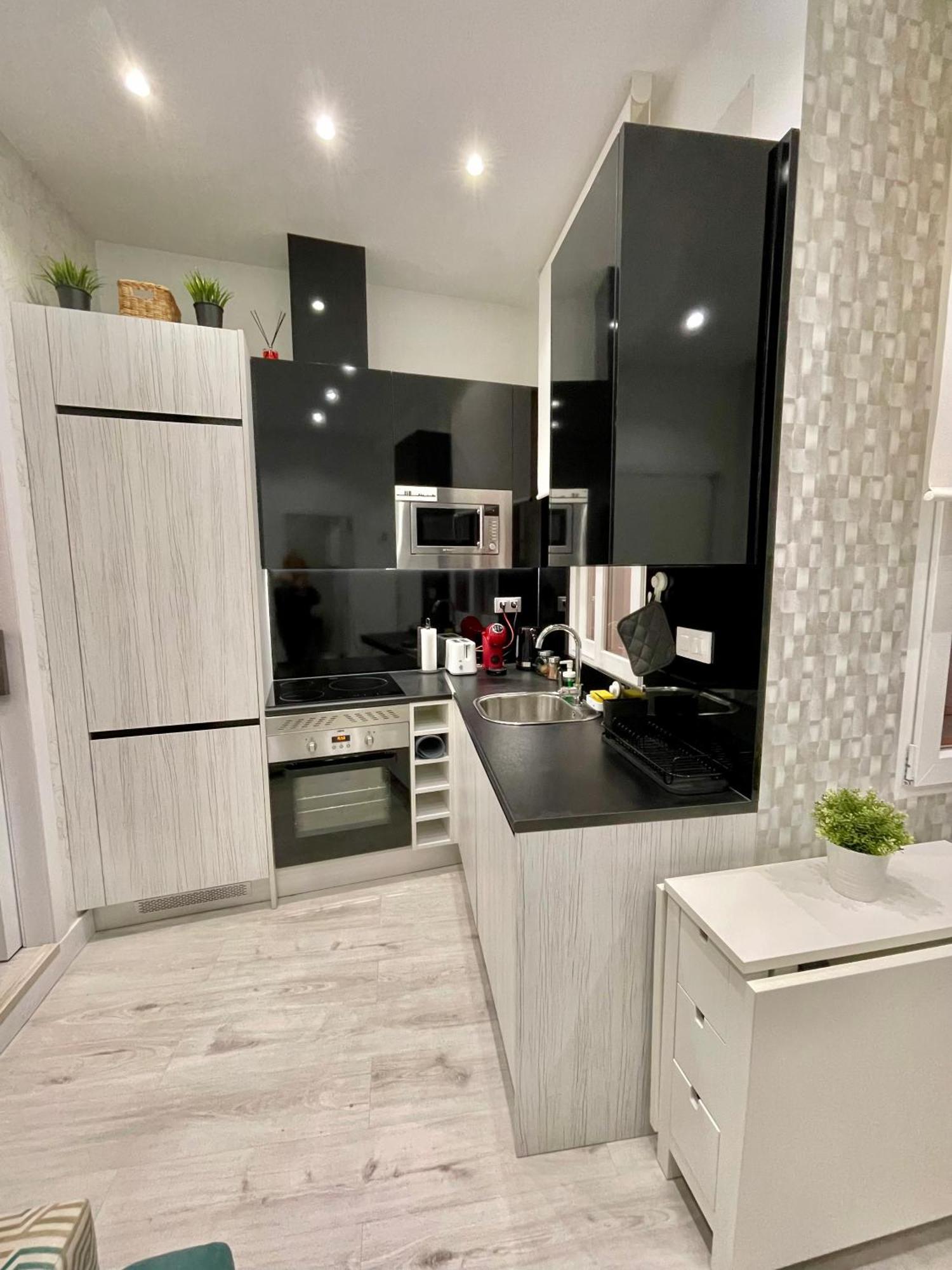 Appartamento Adorable Apartamento En Chamberi Madrid Esterno foto
