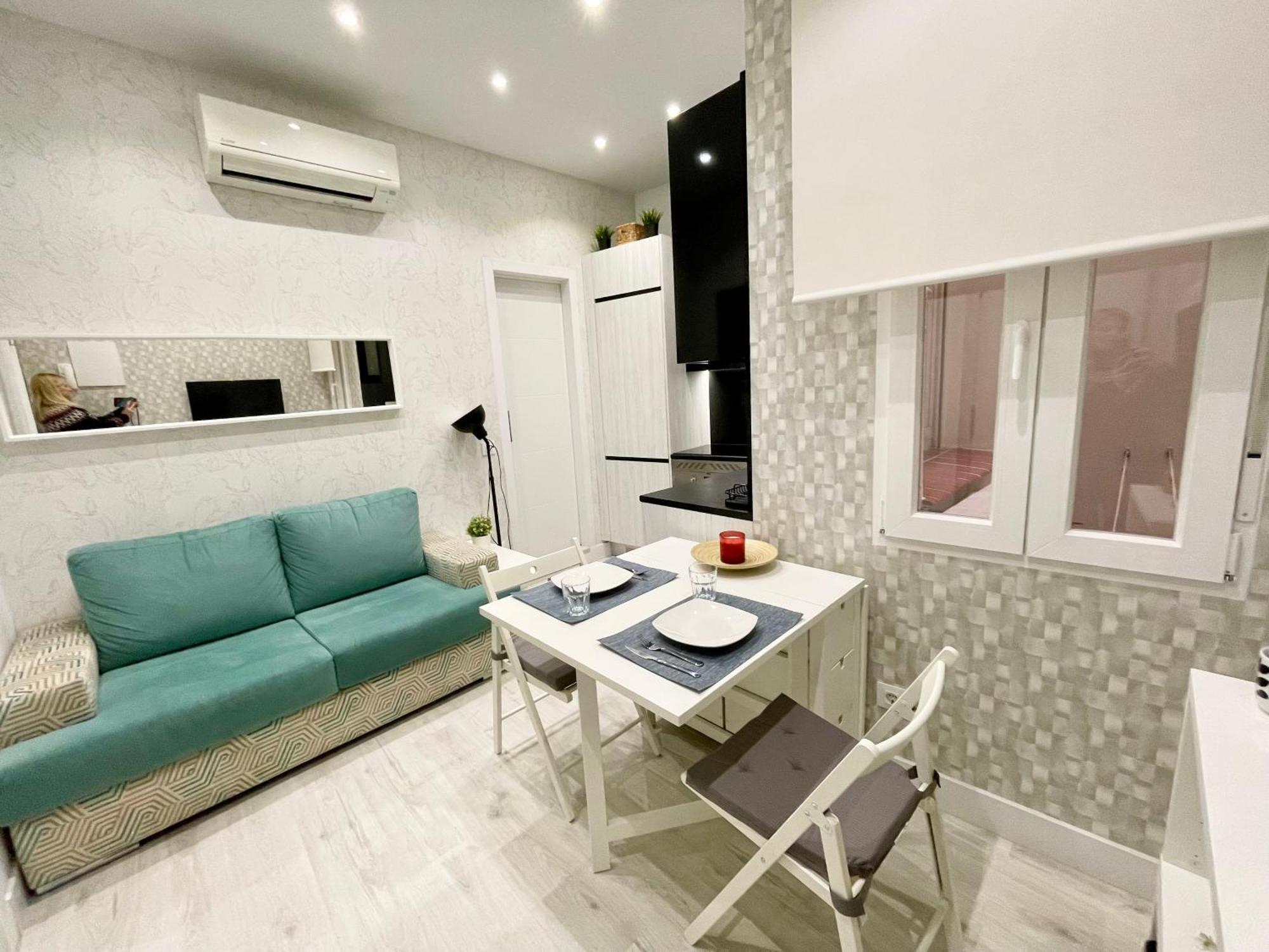Appartamento Adorable Apartamento En Chamberi Madrid Esterno foto
